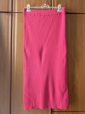 Zara midi skirt ripped fuchsia size L like new
