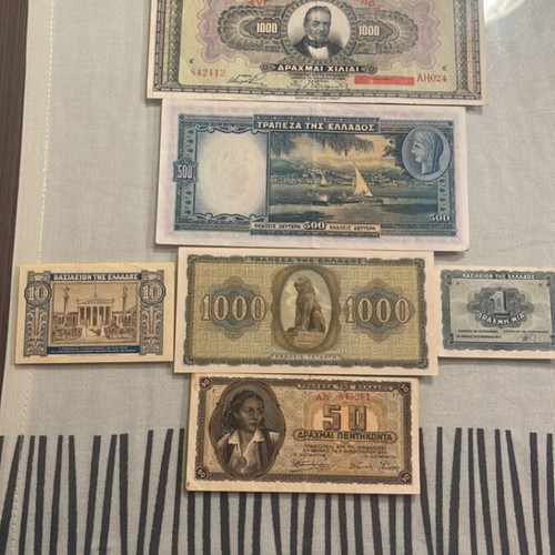 Old banknotes like new from Greece