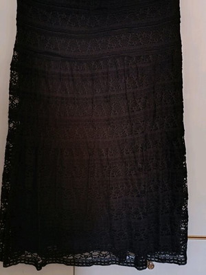 Black lace skirt like new, size XL
