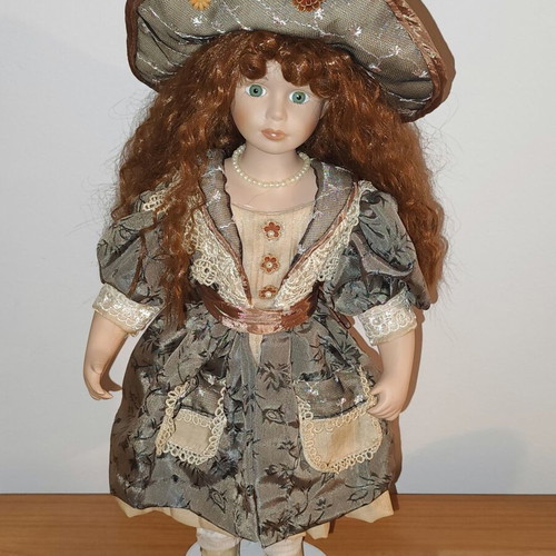 Porcelain doll Victorian style 50cm like new