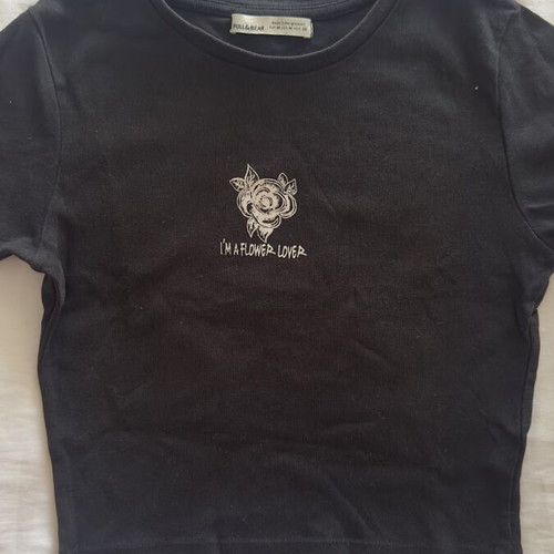Pull & Bear women's t-shirt M black used