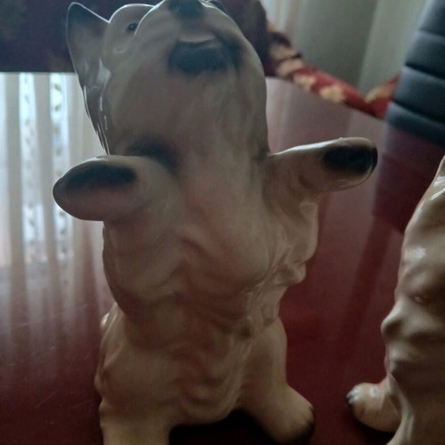 Dog figurines like new, pack of 2 pieces