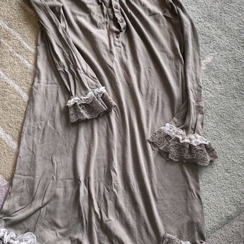 Vamp nightgown like new, multicolor, size M