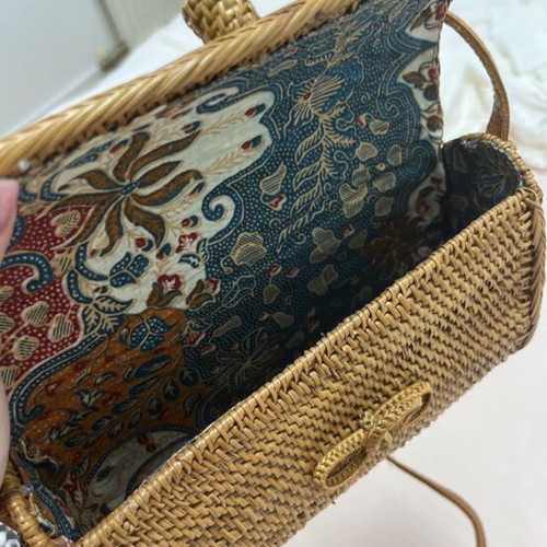 Handmade shoulder bag made in Vietnam