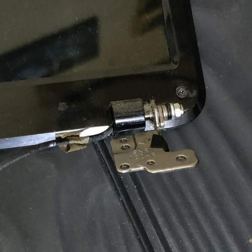 Toshiba Satellite L600-01B Screen with Hinges and Camera like new