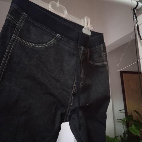 Uniqlo jeans size S like new, black with elastic waist