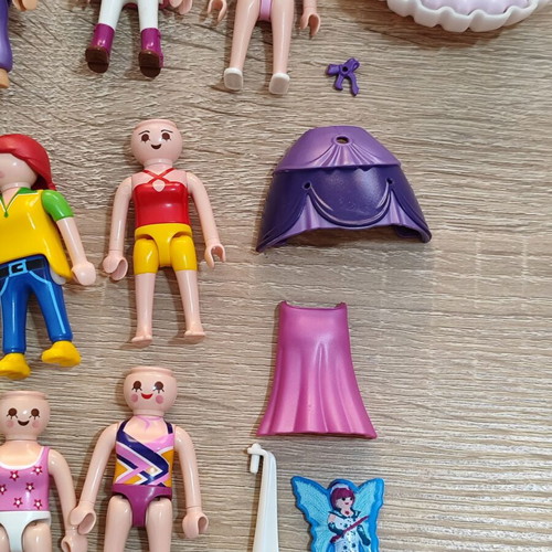Playmobil female figures and accessories used, set
