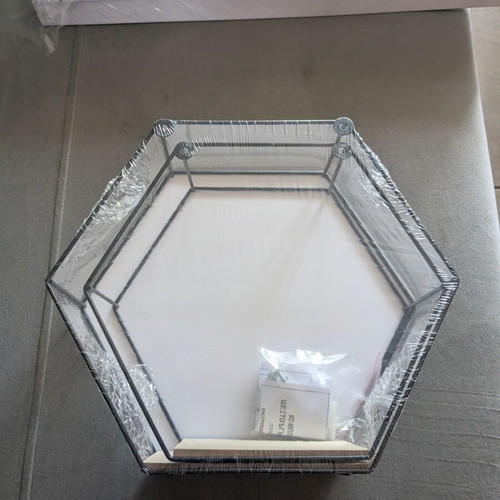 Hexagonal wall shelves, set of 2