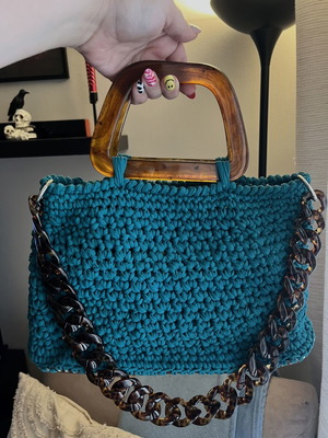 Handmade knitted shoulder bag teal with tortoise shell resin handles and chain