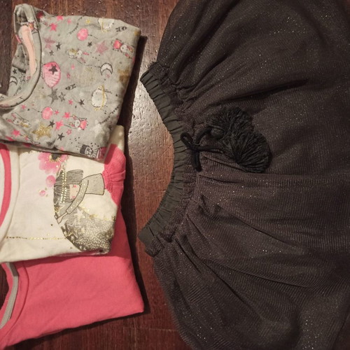 Baby set with 3 tops and glitter tulle skirt like new for 6-9/12 months