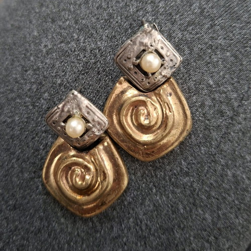 Vintage earrings used with 925 silver and gold-plated bronze
