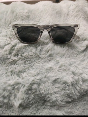 Sunglasses with transparent frame like new