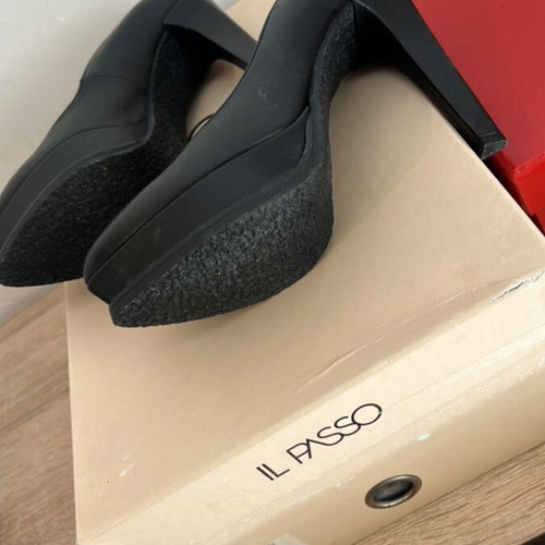 Logan black leather pumps new, 12 cm heels