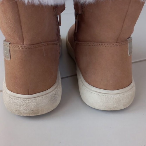 Geox boots like new with synthetic fur lining size 32 white beige