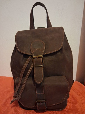 Small leather backpack like new, brown