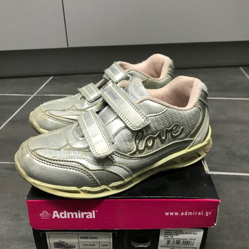 Admiral athletic shoes used size 32 with lights silver