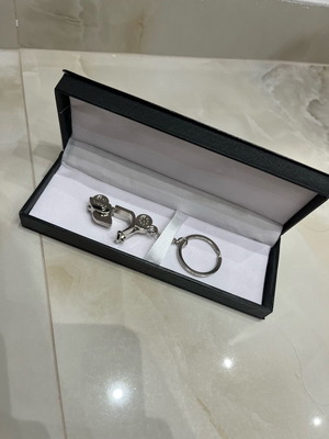 Samandaras metal keychain new with black leather gift box