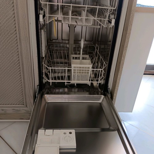 Neff Built-in Dishwasher like new 45 cm with wooden door