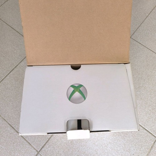Xbox 360 E packaging box used, without internal dividers