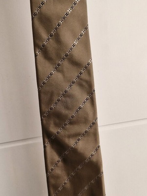 Louis Vuitton tie used, 100% silk, beige brown