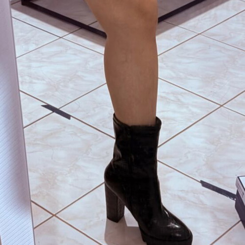 Boots with Thick Heel and Platform size 39 like new, black