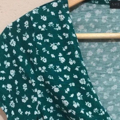 Green Floral Crop Top Shein used, size XS