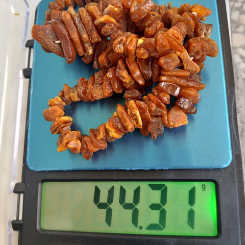 Necklace of natural amber, 70 cm length, 45 grams