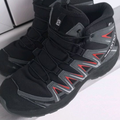 Salomon XA Pro CS Waterproof kids boots like new, size 38, black and grey
