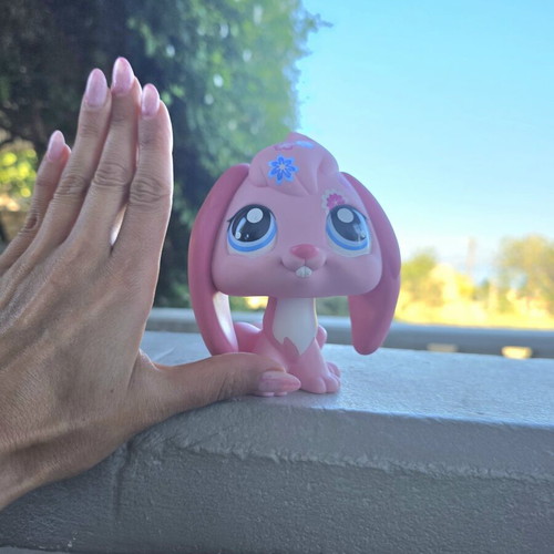 Littlest Pet Shop Jumbo Bunny Rabbit Euro Exclusive pink magenta