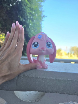 Littlest Pet Shop Jumbo Bunny Rabbit Euro Exclusive pink magenta