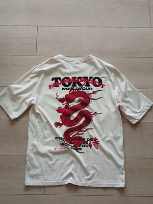 Men's beige t-shirt like new, size M, oversized