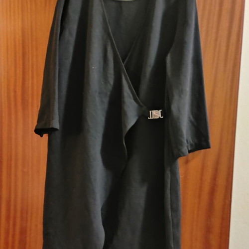 Wrap shirt XL like new, black with silver buckle