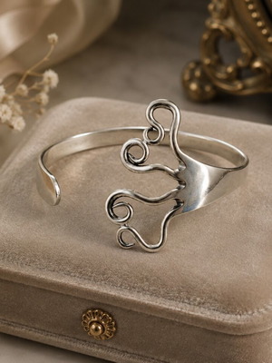 Vintage 800 Silver Bracelet like new with artistic openwork design