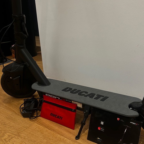 Ducati Pro Plus scooter like new with 159 kilometers