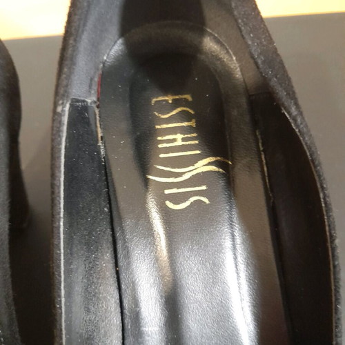 Suede leather pumps used size 39 with unique 6 cm heel