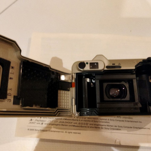 Φωτογραφική μηχανή Kyocera Yashica Zoomate 165 SE σαν καινούργια με θήκη