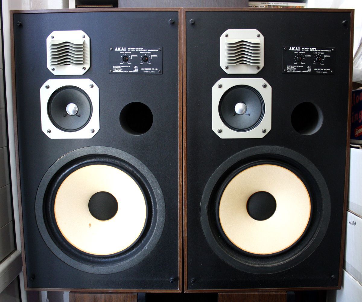Akai SW 157 vintage speakers used,… - € 250,00 - Vendora.cy