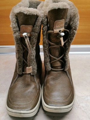 Ecco Trace Lite HydroMax women's winter boots brown like new, size 39