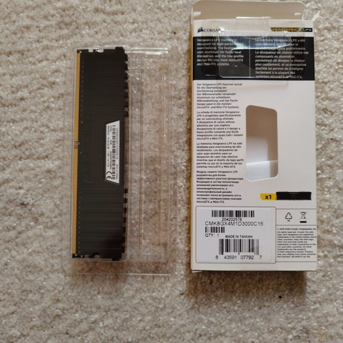 Corsair Desktop RAM Vengeance 8GB 3200MHz DDR4 new