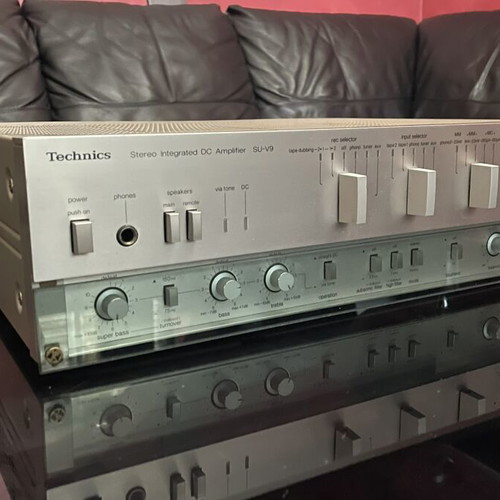 Technics SU-V9 amplifier collector's condition, works perfectly