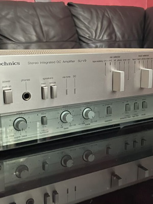Technics SU-V9 amplifier collector's condition, works perfectly