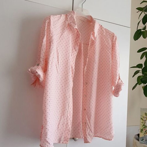 Pink polka dot shirt new, size S