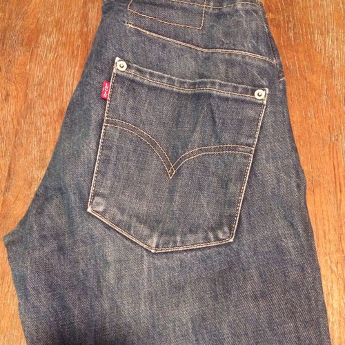 VINTAGE LEVI'S TWISTED SEAMS JEANS