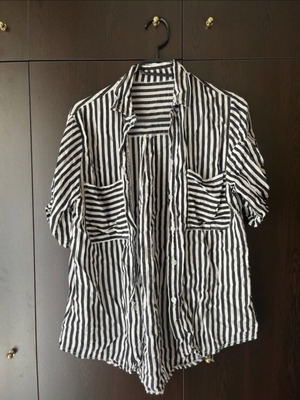 Striped shirt new, black and white