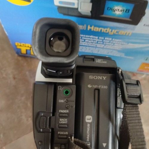 Sony Handycam DCR-TRV130E Digital8 camcorder like new