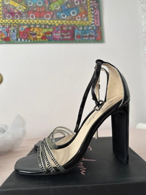 No36 patent leather sandals like new with transparent detail and 10.5cm heel