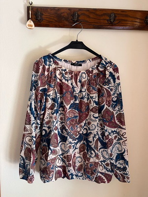 Piazza Italia blouse with pattern and long sleeves like new, multicolor