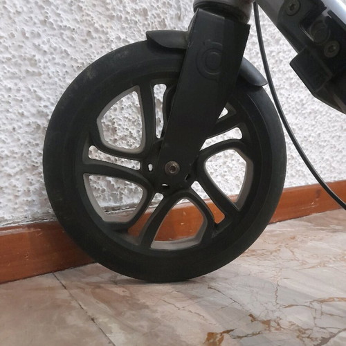 Globber scooter like new
