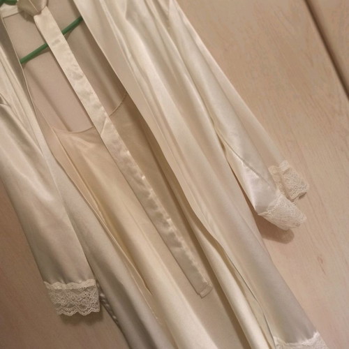 Bridal set satin nightgown and robe like new, XS, white