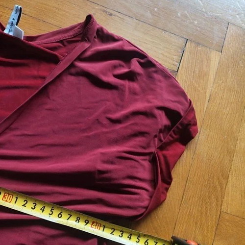 & Other Stories women's cupro T-shirt V-neck like new, red, XS/S